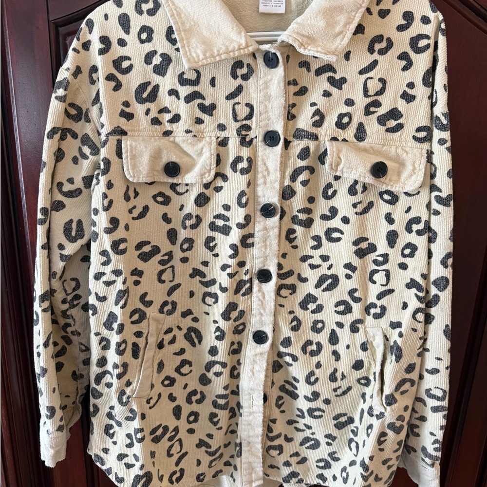 Leopard Print Women’s lightweight Jacket - Picture 2 of 5
